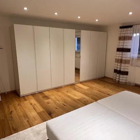 Apartment Stilvolle Gartenwohnung Zum Wohlfuehlen