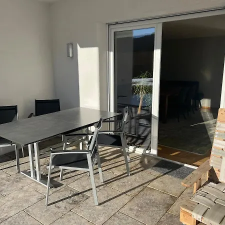 Apartment Stilvolle Gartenwohnung Zum Wohlfuehlen